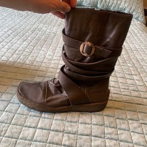 Groundhog boots